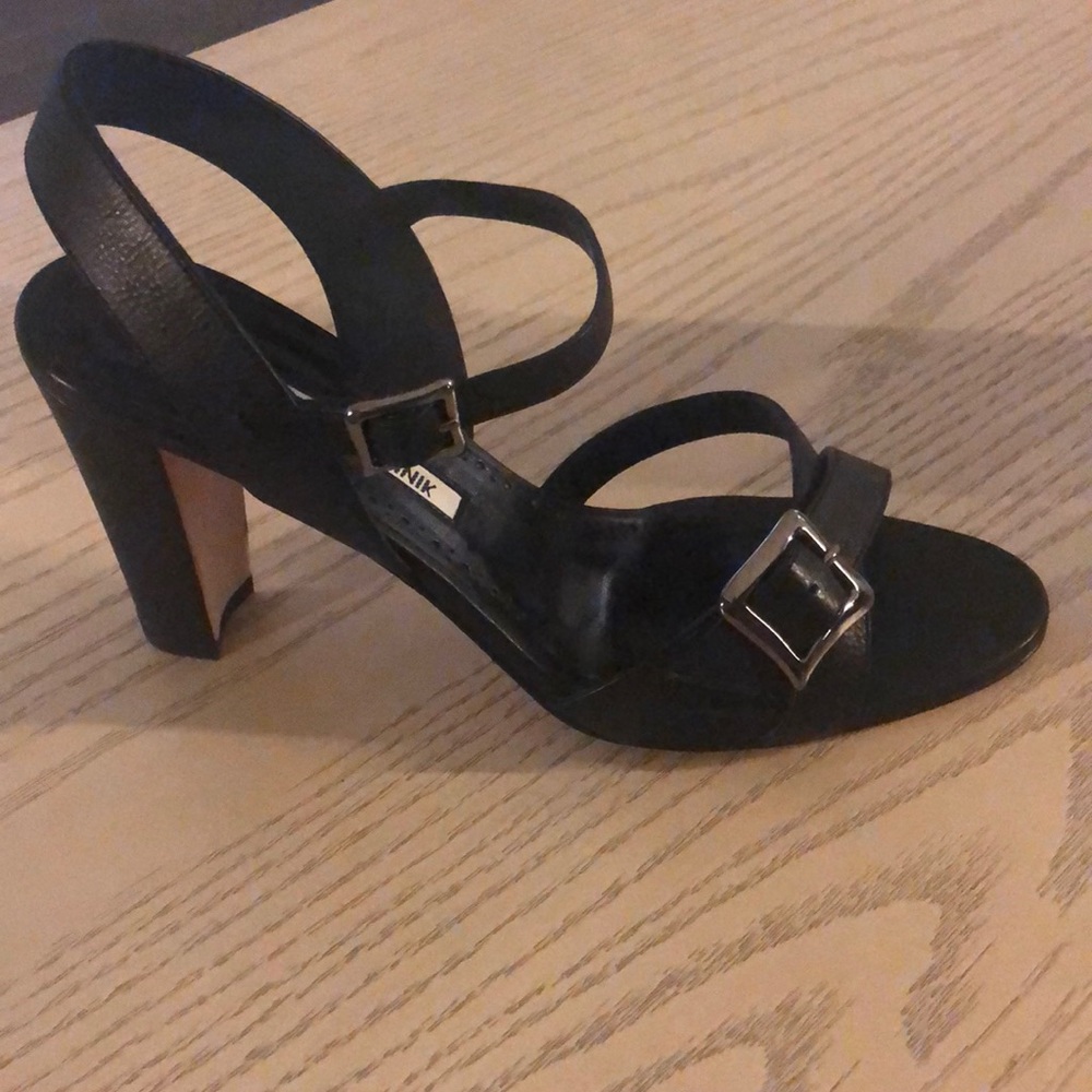 Manolo blahnik heeled sandals black buckle